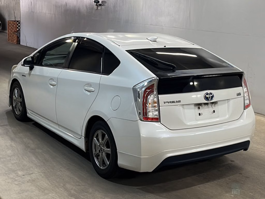 TOYOTA PRIUS
