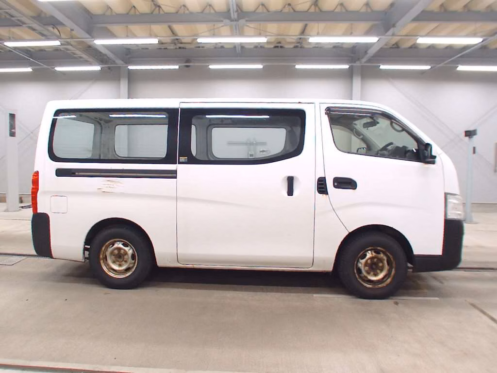 NISSAN NV350 CARAVAN