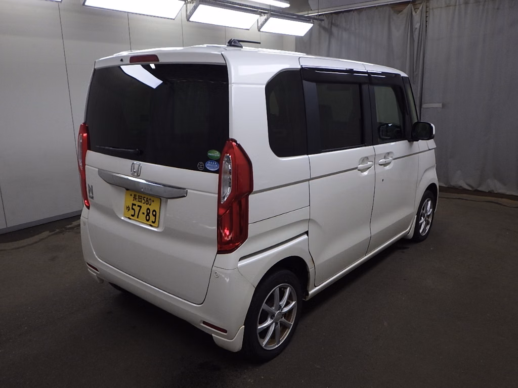 HONDA N-BOX