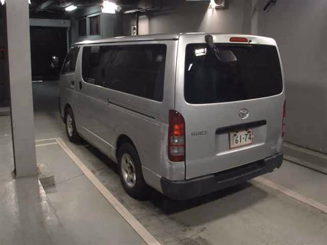 TOYOTA REGIUS ACE