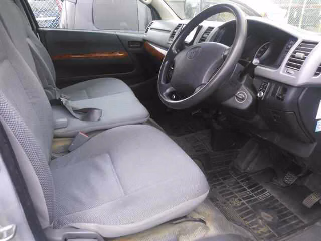 TOYOTA REGIUS ACE