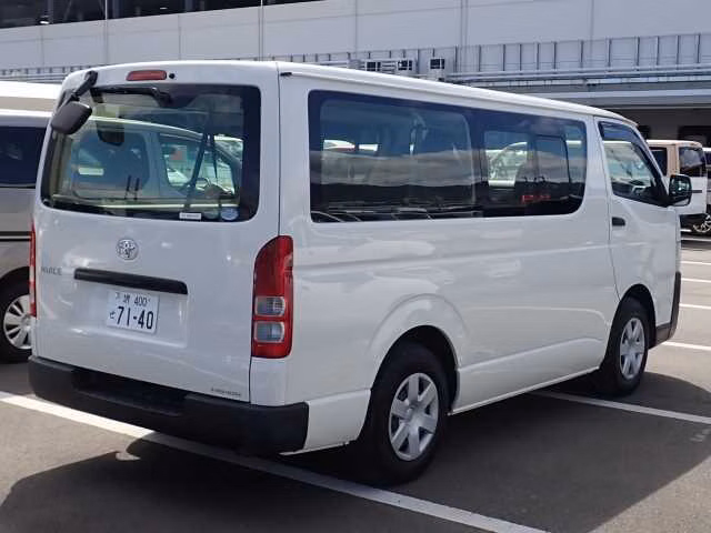 TOYOTA REGIUS ACE