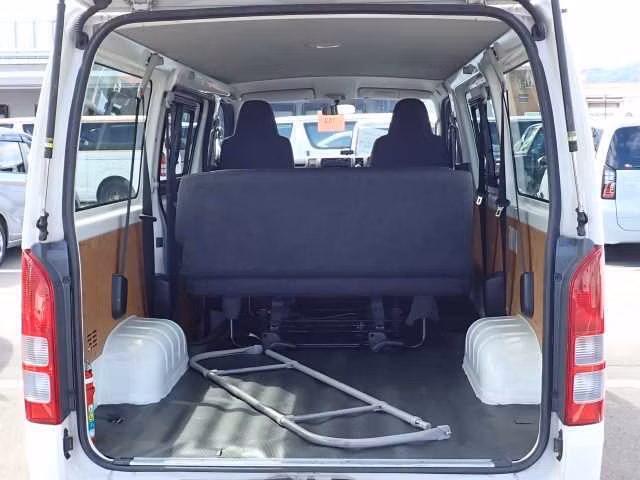 TOYOTA REGIUS ACE