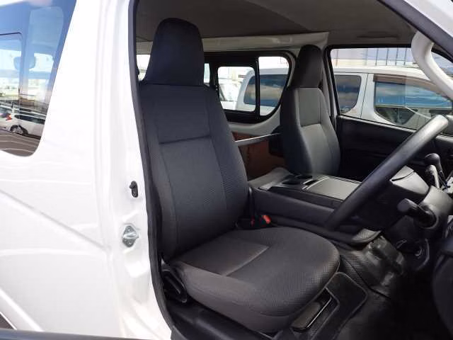 TOYOTA REGIUS ACE