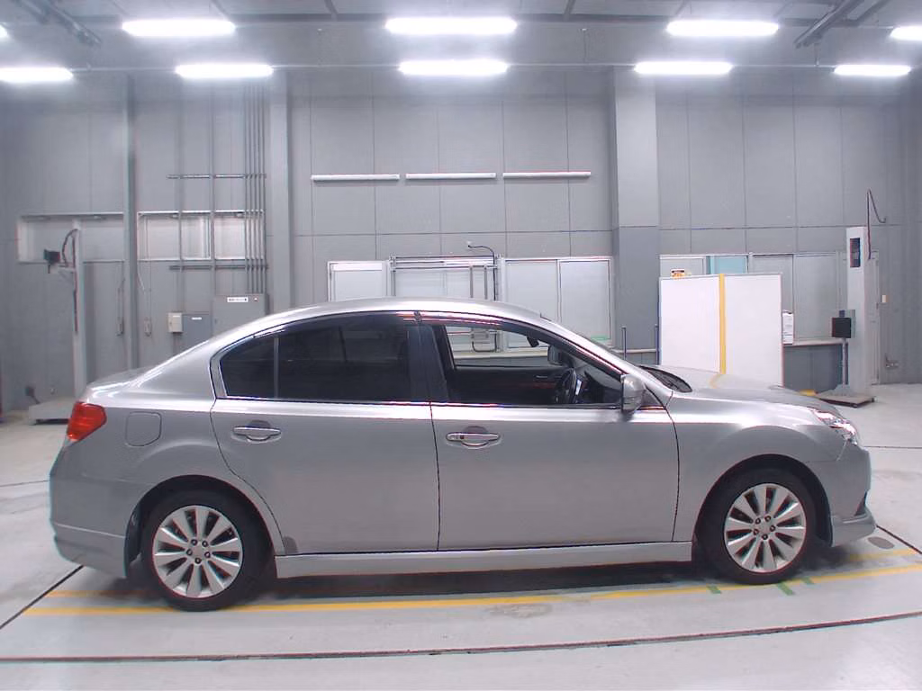SUBARU LEGACY B4