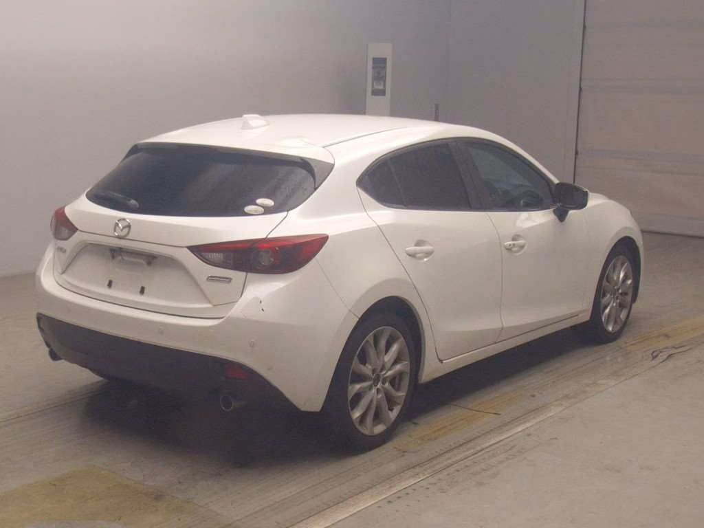 MAZDA AXELA