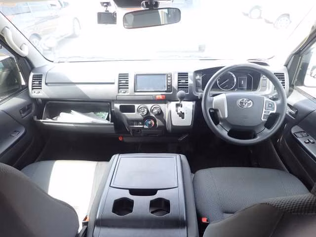 TOYOTA REGIUS ACE