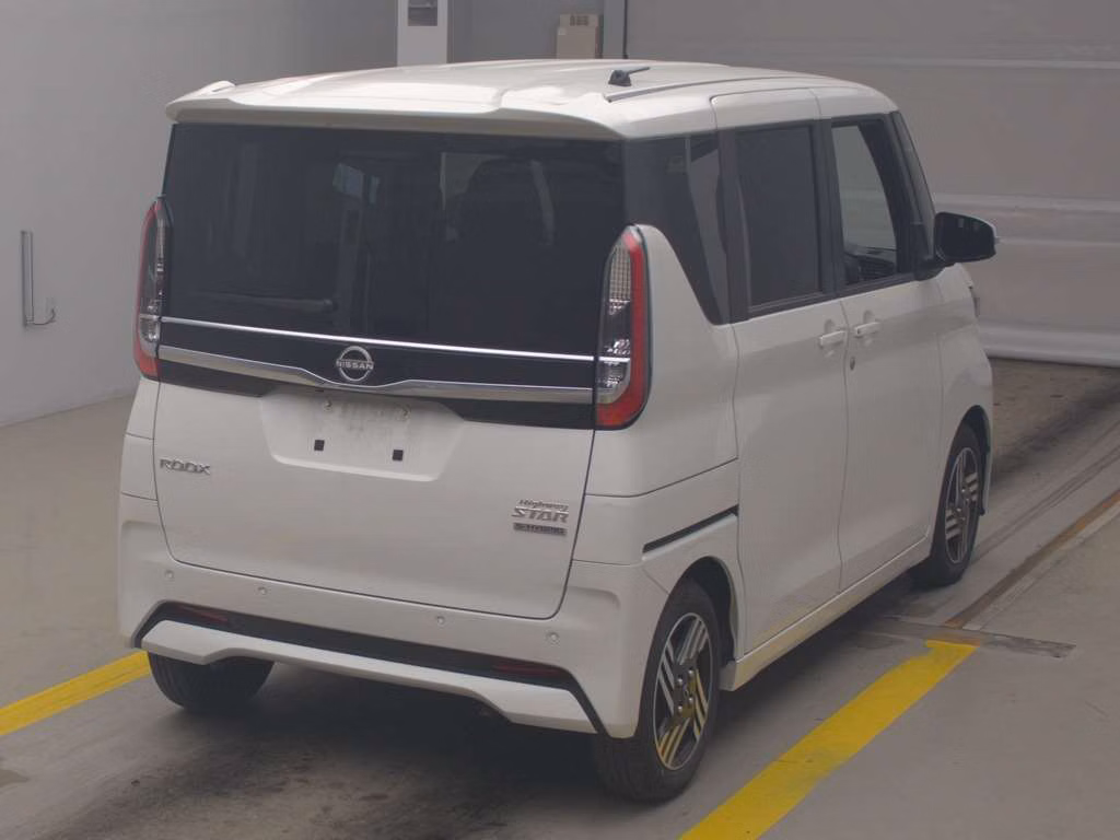 NISSAN ROOX