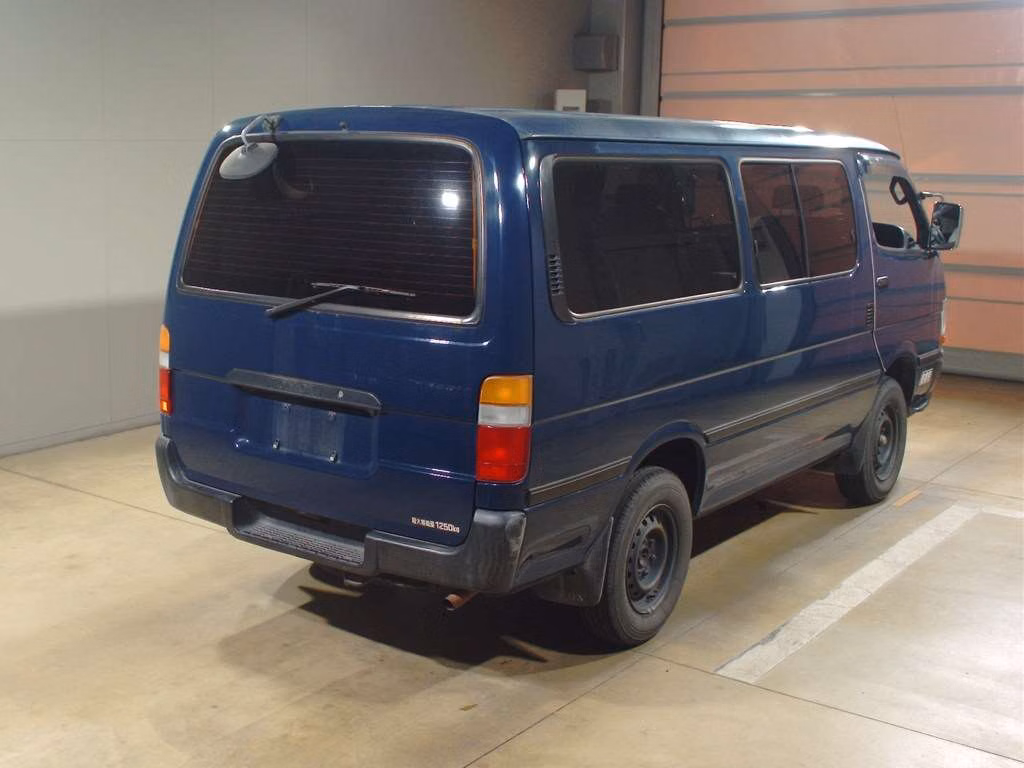 TOYOTA REGIUS ACE