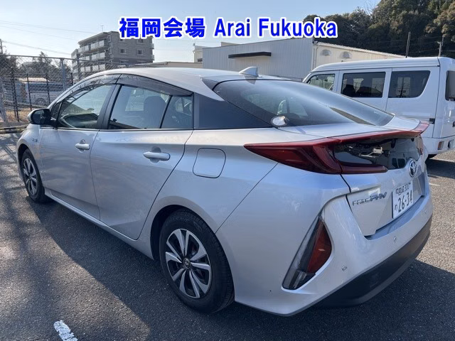 TOYOTA PRIUS PHV