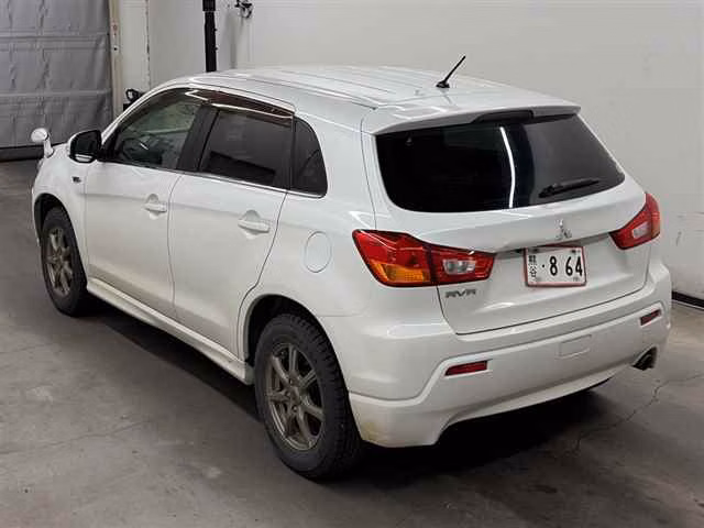 MITSUBISHI RVR