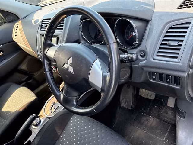 MITSUBISHI RVR