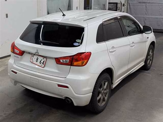 MITSUBISHI RVR