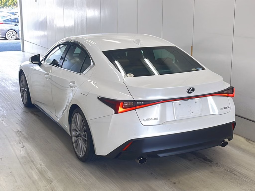 LEXUS IS300H