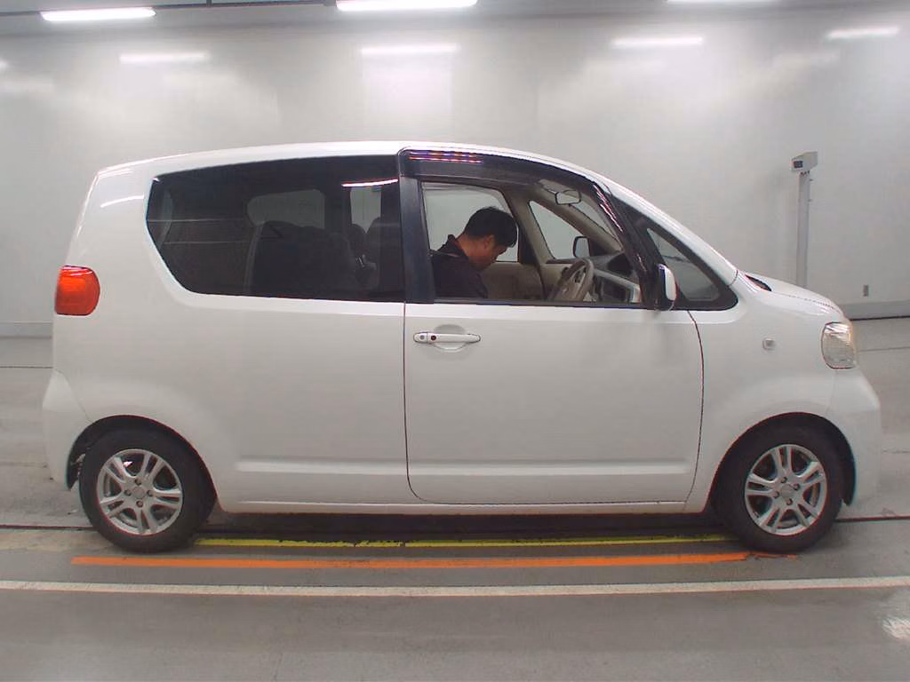 TOYOTA PORTE