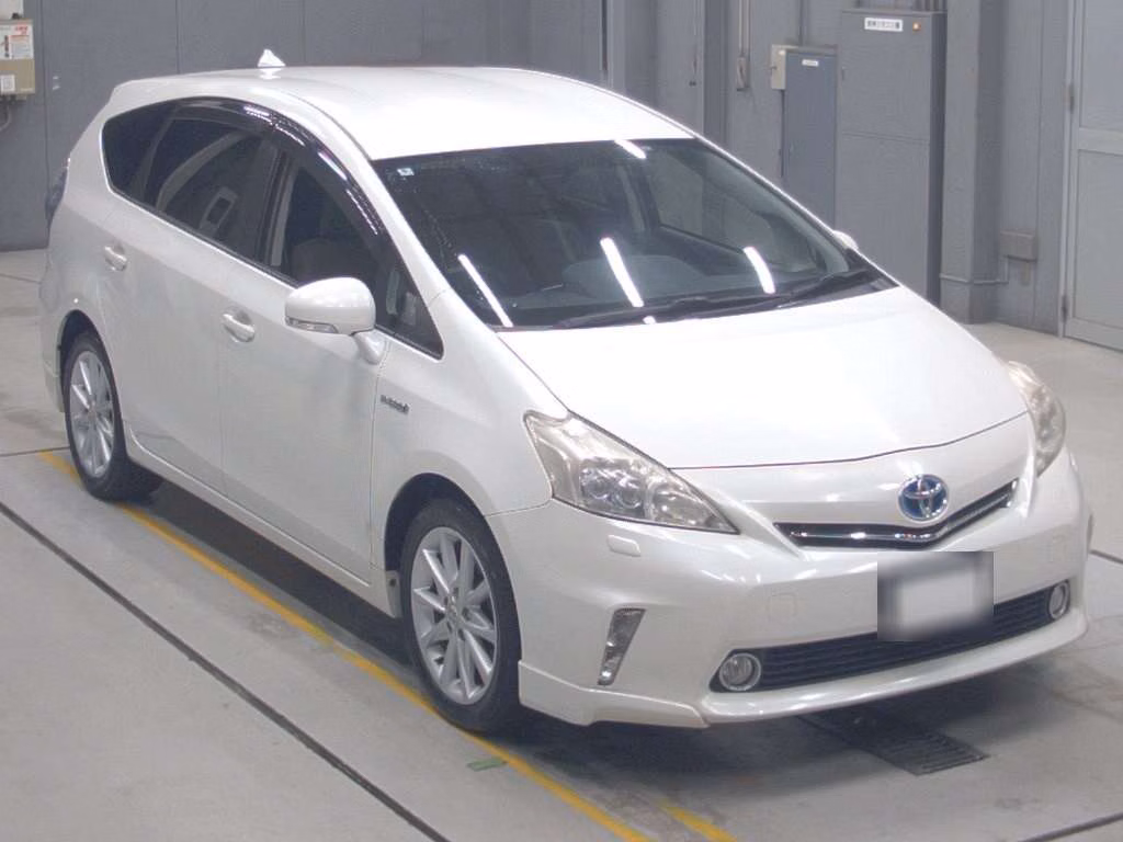 TOYOTA PRIUS ALPHA