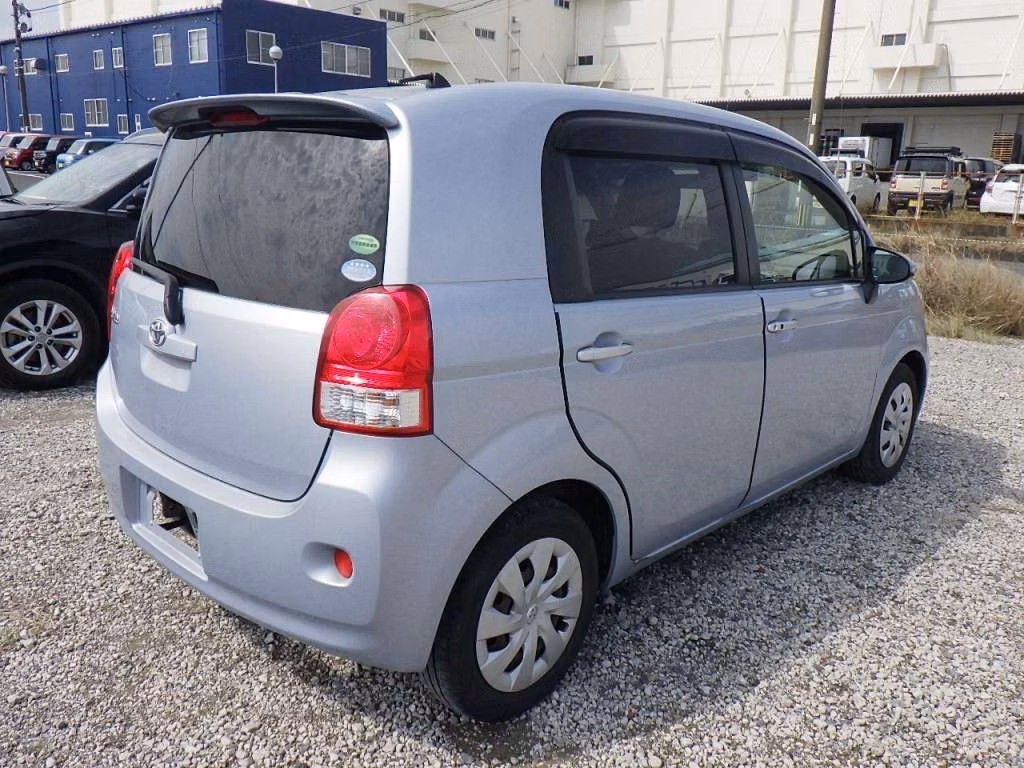 TOYOTA PORTE