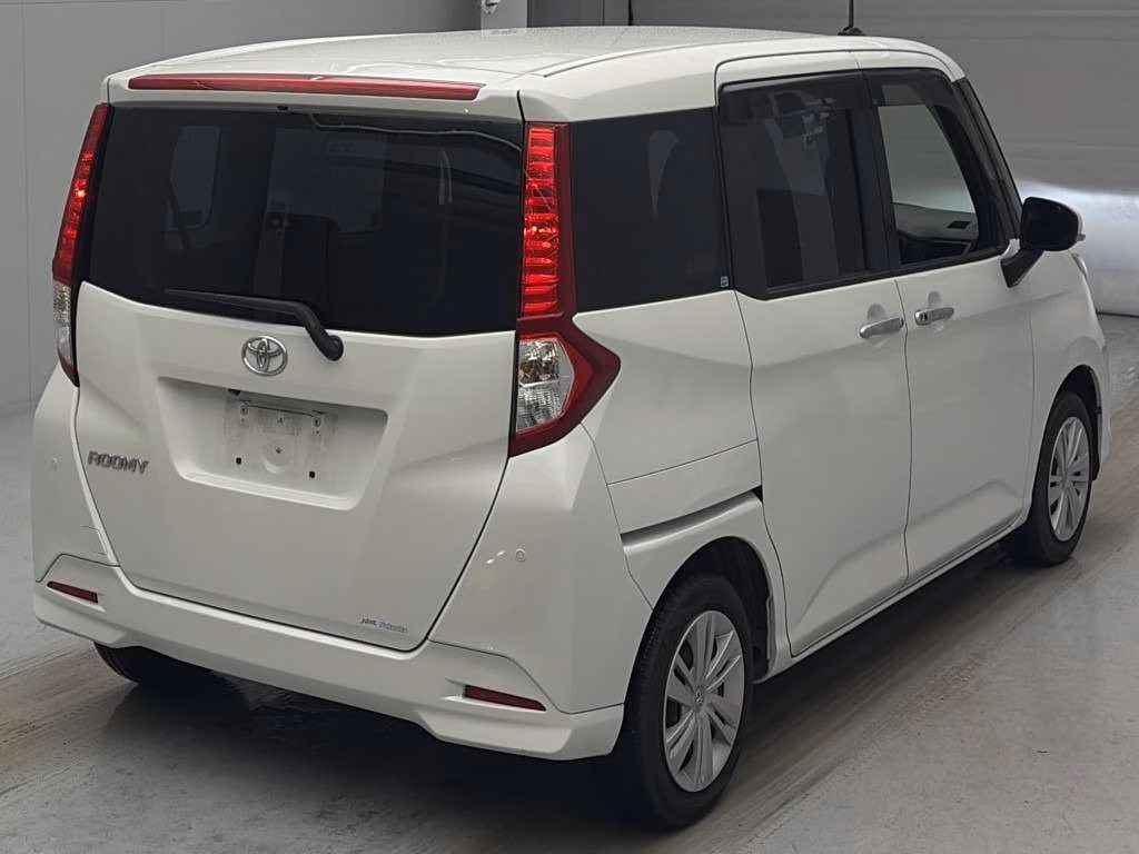 TOYOTA ROOMY