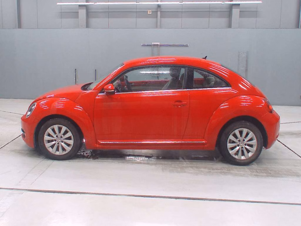 VOLKSWAGEN BEETLE