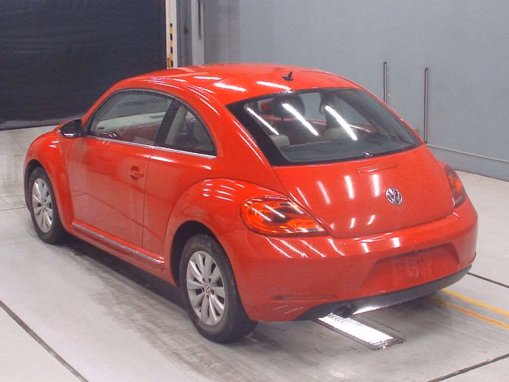 VOLKSWAGEN BEETLE