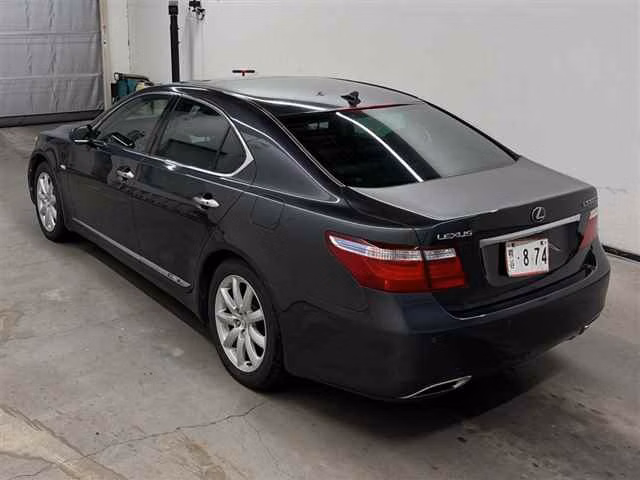 LEXUS LS600H