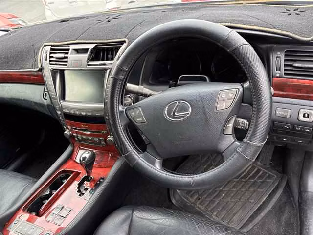 LEXUS LS600H