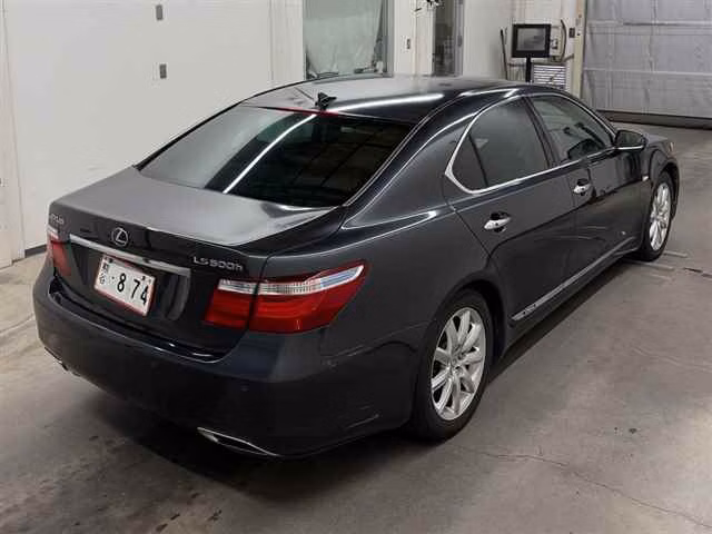 LEXUS LS600H