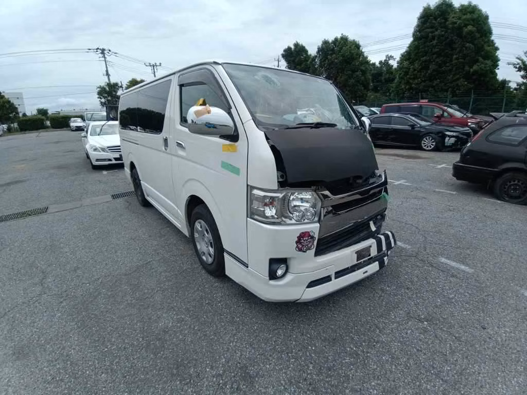 TOYOTA REGIUS ACE