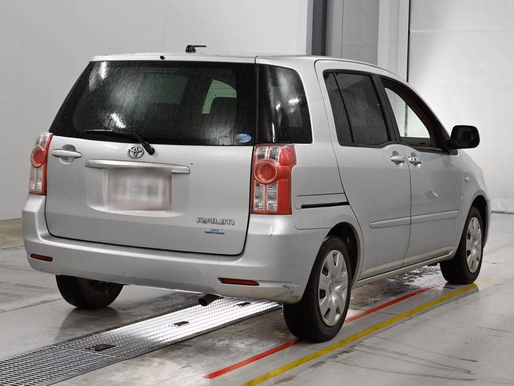 TOYOTA RAUM