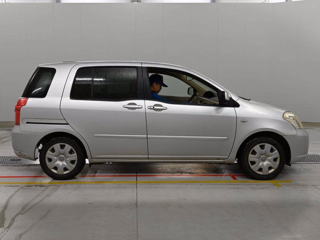 TOYOTA RAUM
