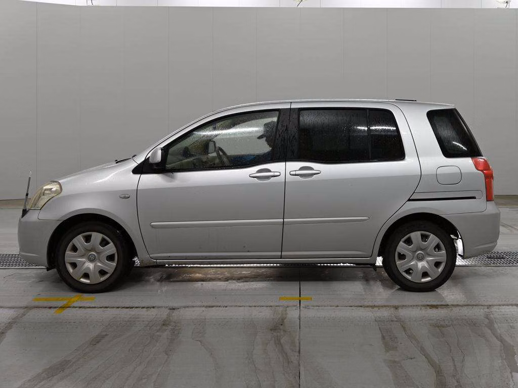 TOYOTA RAUM