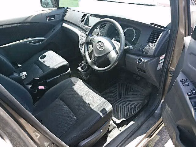 TOYOTA ISIS