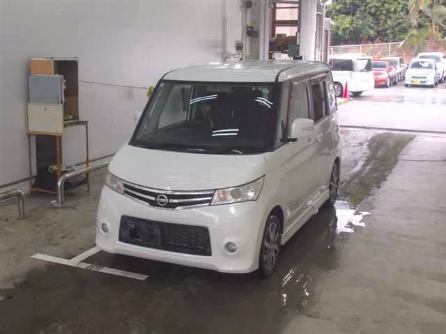 NISSAN ROOX