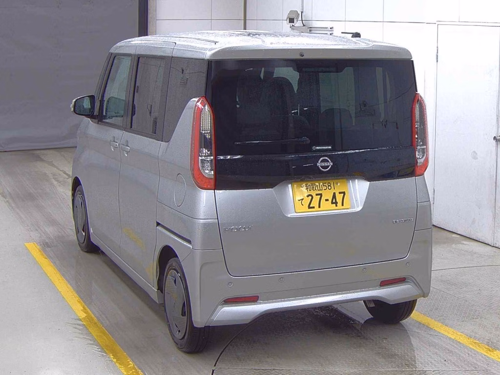 NISSAN ROOX