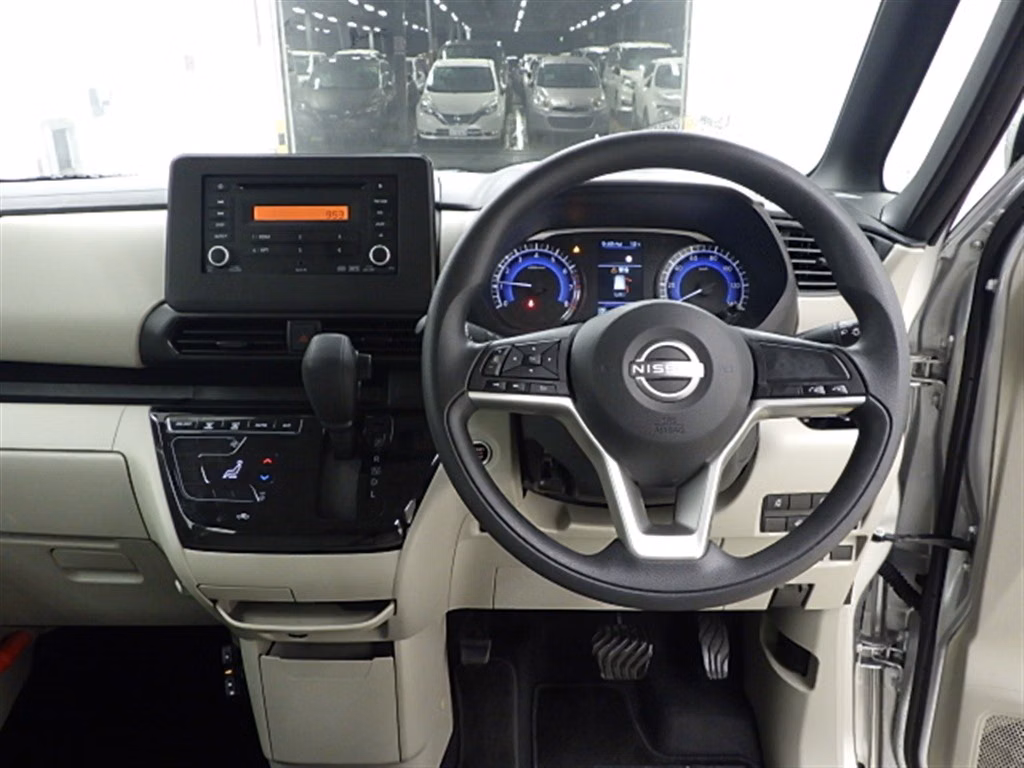 NISSAN ROOX