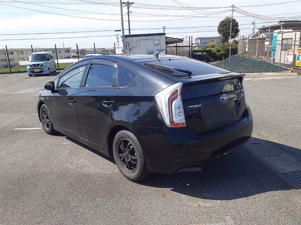 TOYOTA PRIUS