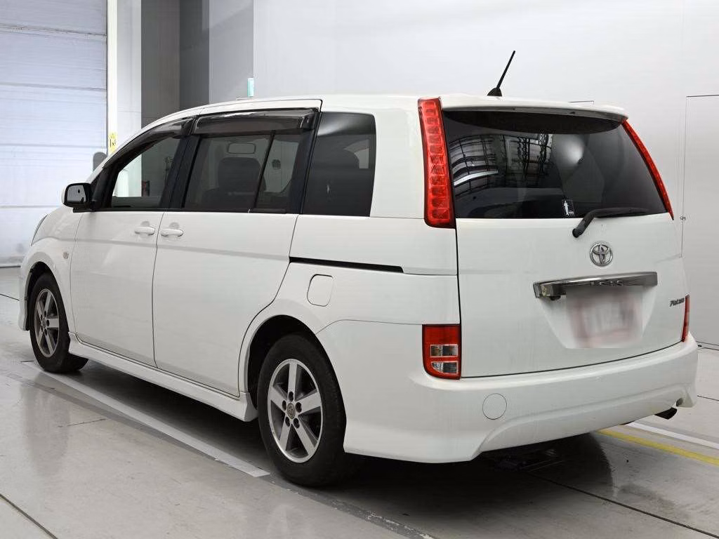 TOYOTA ISIS