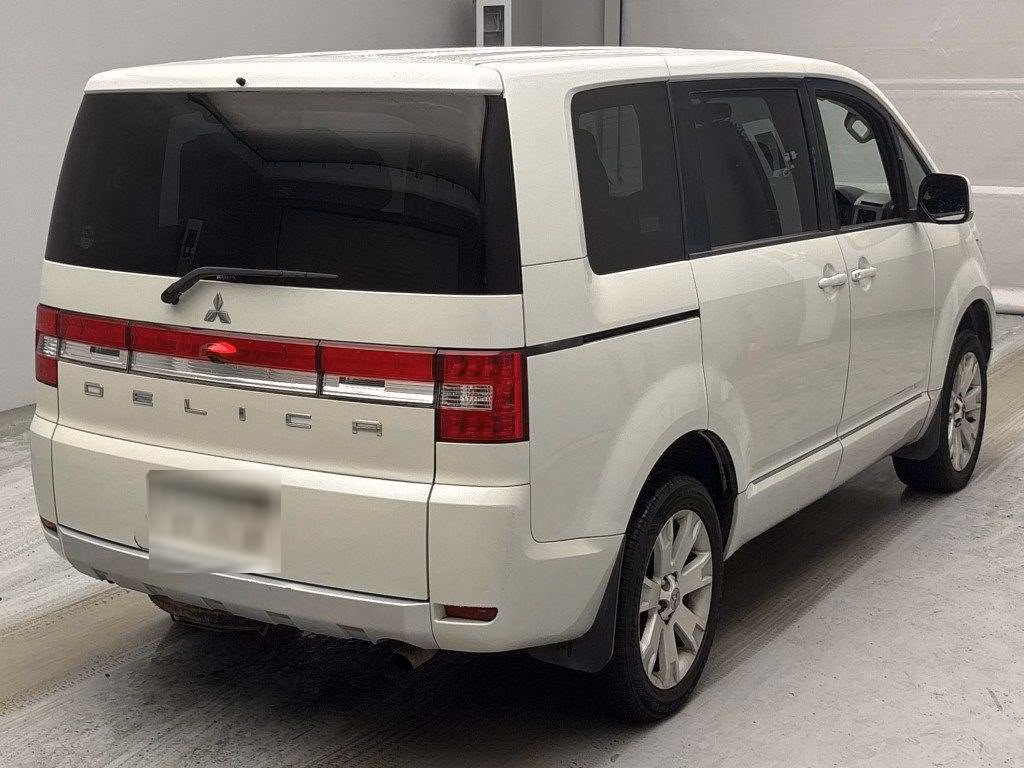 MITSUBISHI DELICA D:5