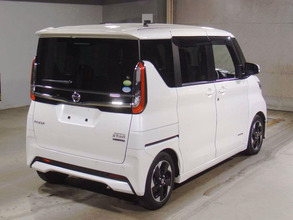 NISSAN ROOX