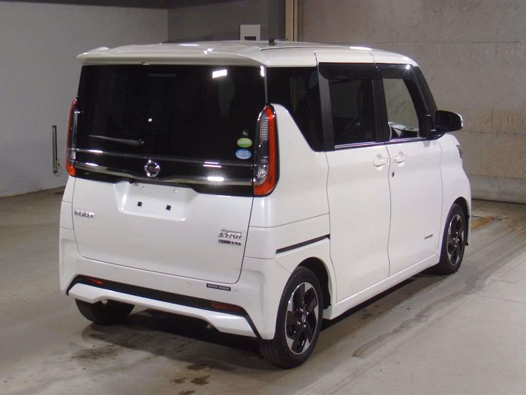 NISSAN ROOX