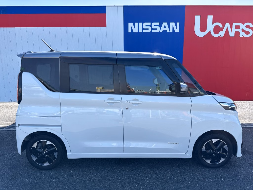 NISSAN ROOX