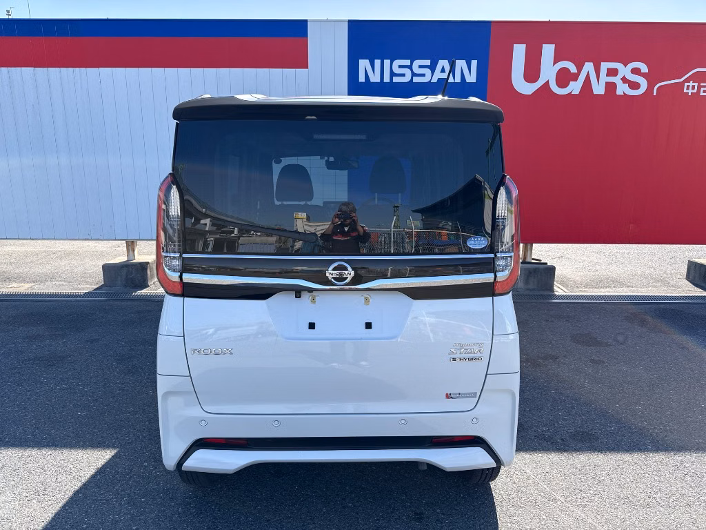 NISSAN ROOX