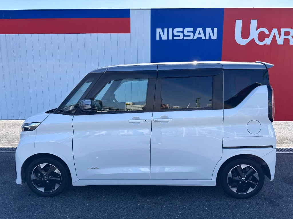 NISSAN ROOX