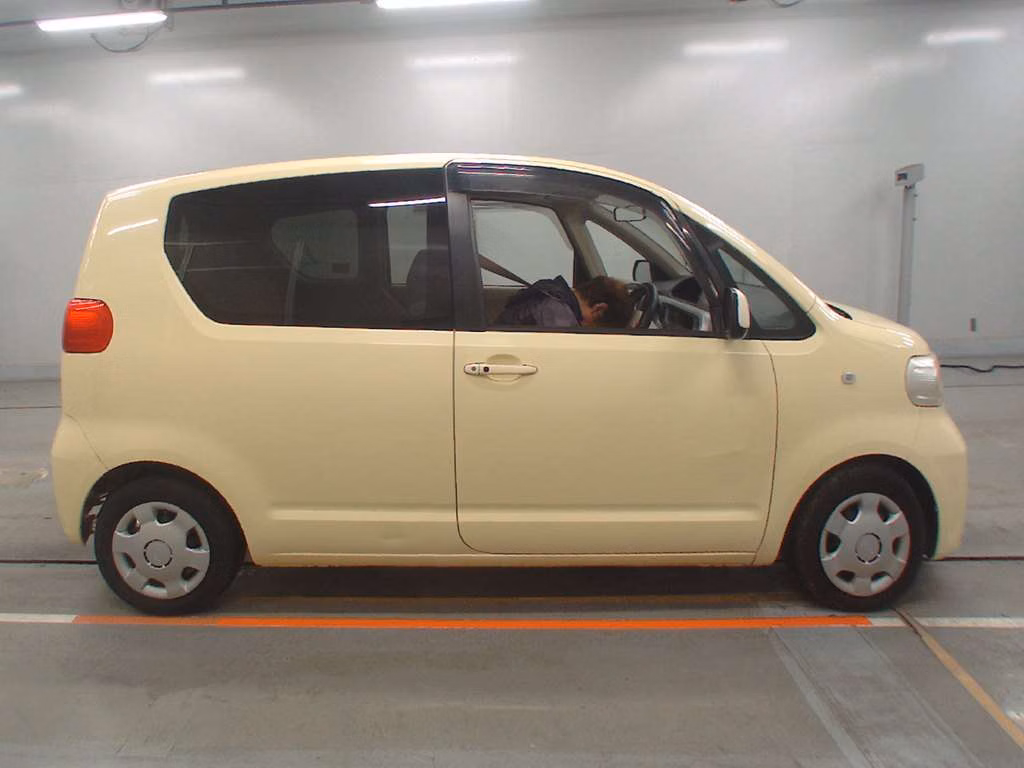 TOYOTA PORTE