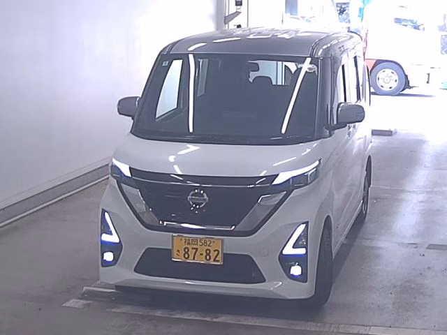 NISSAN ROOX