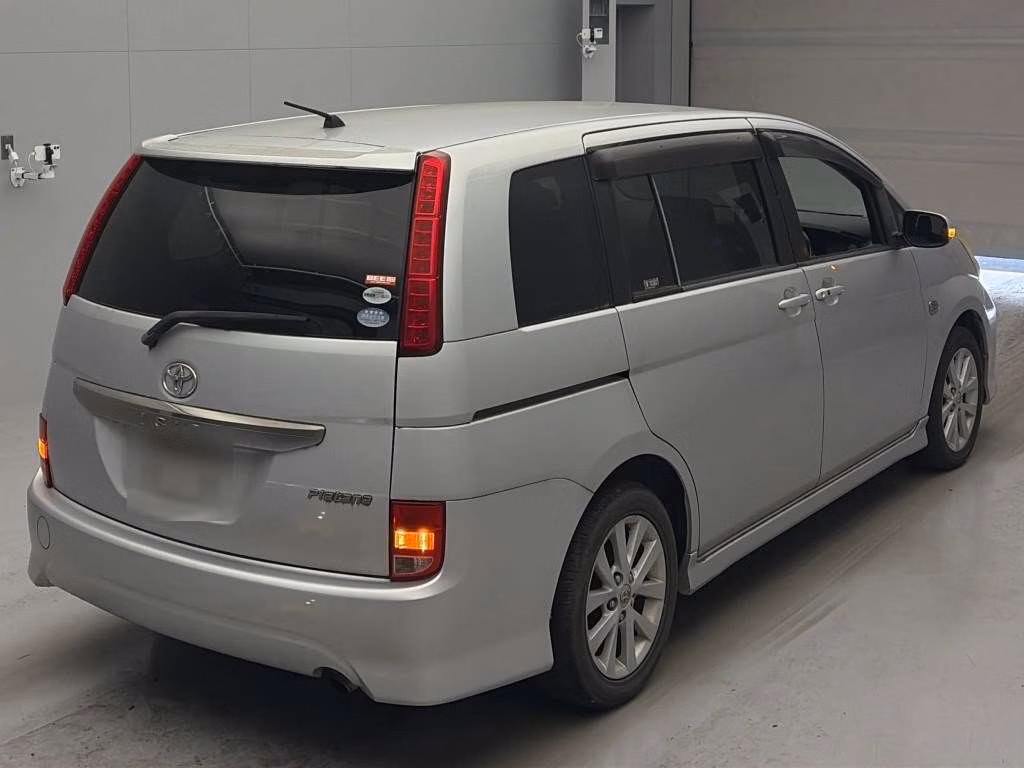 TOYOTA ISIS