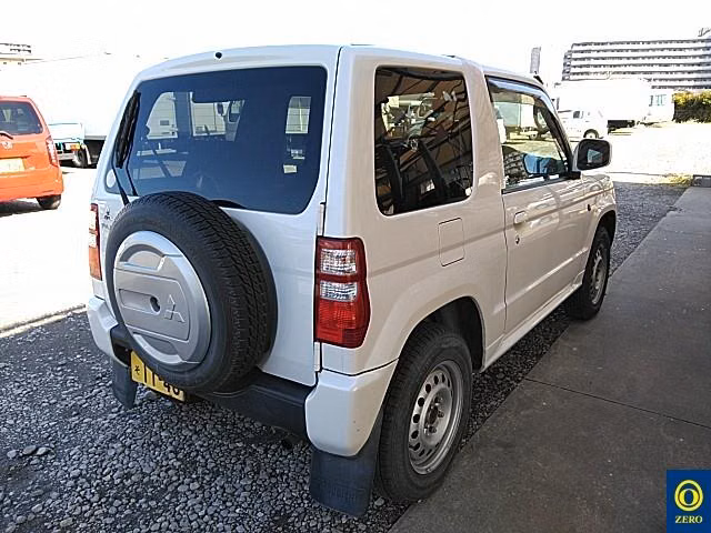 MITSUBISHI PAJERO MINI