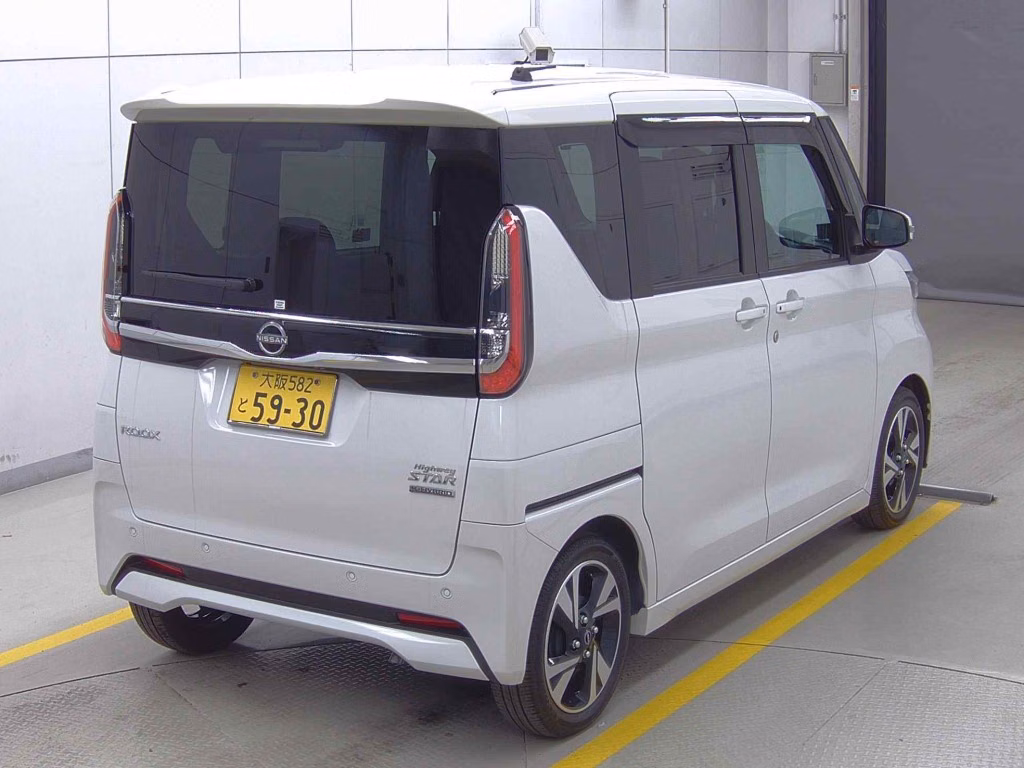 NISSAN ROOX