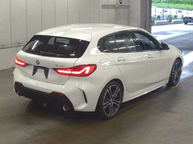 BMW 1-SERIES