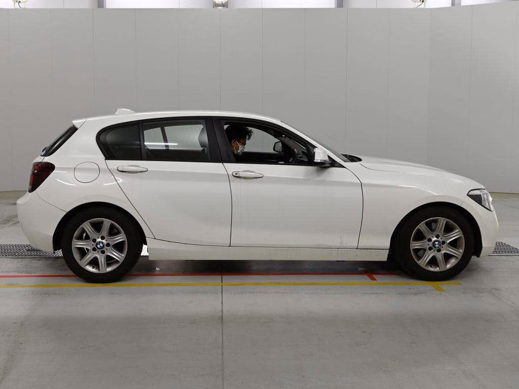 BMW 1-SERIES